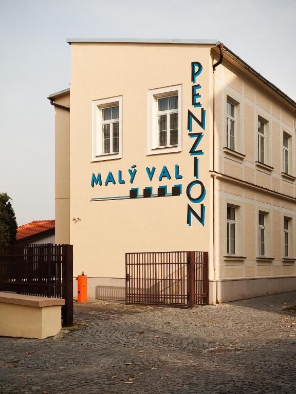 Kroměříž Penzion Maly Val מראה חיצוני תמונה